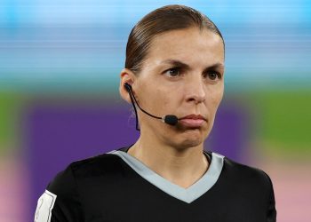 Stephanie Frappart será la primera mujer en dirigir un partido de futbol en un Mundial