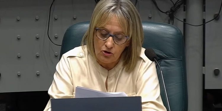 Piden poner coto a los malabaristas en las calles