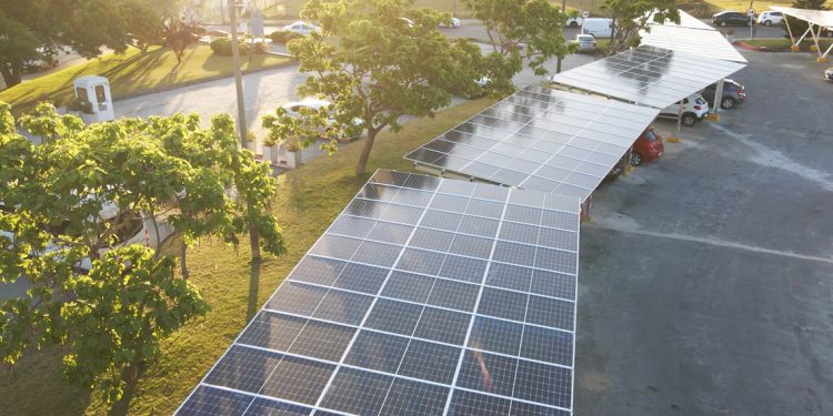 Junta de Maldonado es la primera en tener estacionamiento con paneles solares y generar ahorros