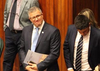 Con promesas de una pequeña pero profunda transformación de la junta, asumió Correa