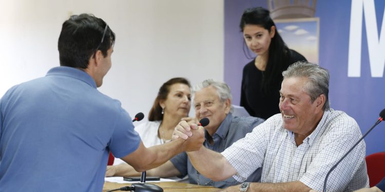 Ordenando esperanzas ; Antía entregó promesas de compraventa a familias