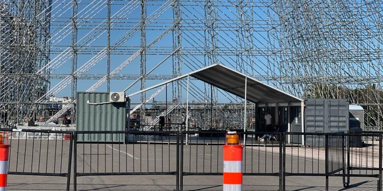 Avanza el armado del escenario para el show de David Guetta en Punta del Este