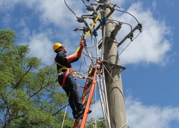 Empresa que realizaba excavación provocó el corte de luz que afectó a miles de clientes en Maldonado
