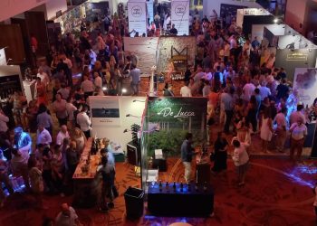 Unas 1400 personas asistieron a la primera jornada del Salón Internacional del Vino en Enjoy