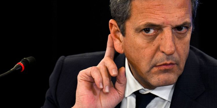 Ministro argentino de economía trata a Uruguay de hermano menor