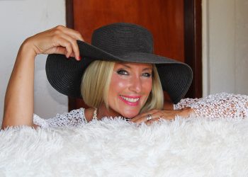 Laura Martínez: “Me encanta la ropa informal, pero soy responsable del personaje que creé”