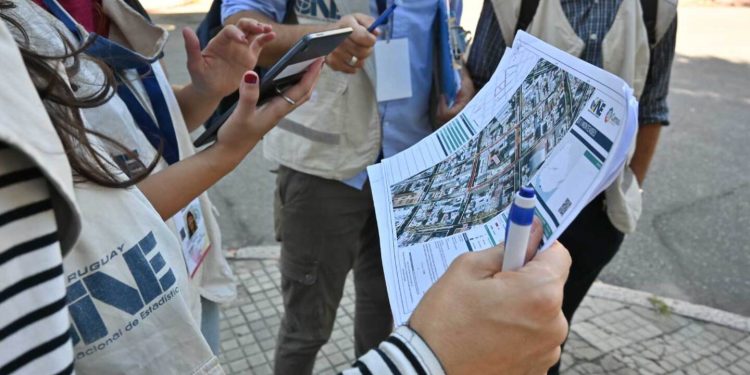 INE anuncia que Uruguay ratificó baja de la pobreza en el último año