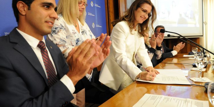 Karina Rando asumió como ministra de Salud Pública