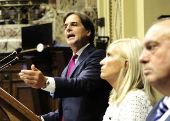 Crecimiento, trabajo, rebaja de impuestos; ¿cómo se concretan anuncios de Lacalle Pou?