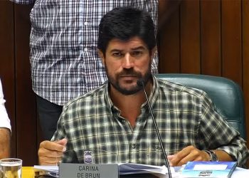 Llamado a Graña a régimen de Comisión General naufragó en la junta