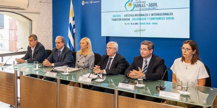 Viera destacó valores de cultura y tradición gauchesca en lanzamiento del festival «Minas y Abril»
