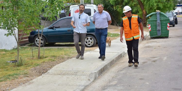 Polémica por veredas: Rapetti asegura que obras de accesibilidad cuestionadas las hizo el Frente Amplio