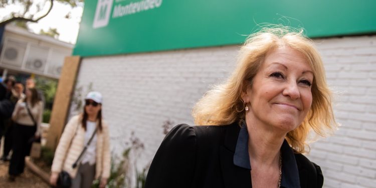 Carolina Cosse recibió respaldo del Partido Comunista para ser precandidata a la presidencia