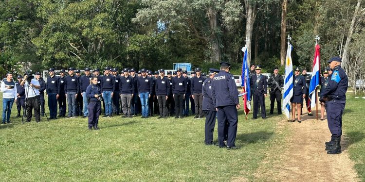 Funcionarios policiales y de la Guardia Republicana fueron reconocidos por la Jefatura de Policía de Maldonado