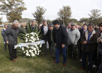 Se conmemoró acto que recuerda la partida del caudillo nacionalista hacia el exilio desde el aeropuerto del Jaguel
