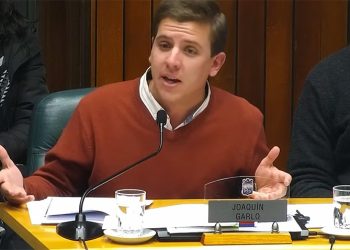 Frente Amplio cuestiona demora en pago de montos para becas y situación en la educación pública