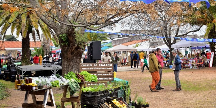 Mercado Central, la feria de los emprendedores tuvo su edición de julio en el Cuartel de Dragones