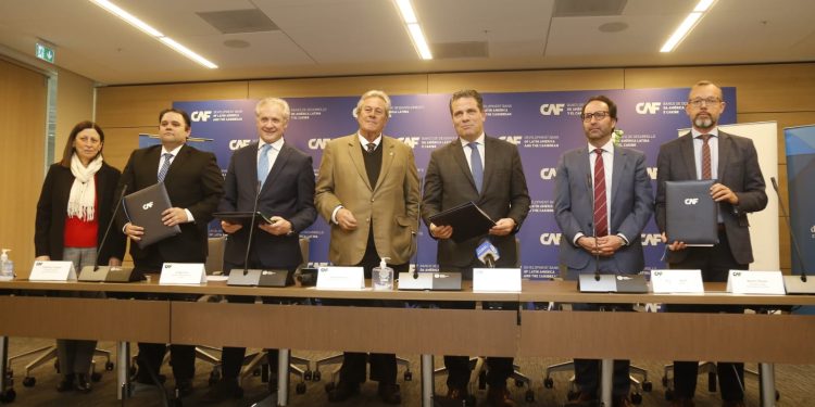 Con Antía como testigo de honor quedó firmado préstamo para realojo del Kennedy