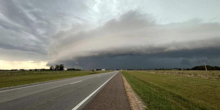 Inumet emitió un aviso especial por tormentas fuertes y puntualmente severas