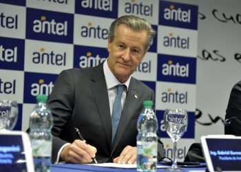 Histórica Lista 15 promueve a Gurméndez como candidato a la presidencia y le piden que deje ANTEL