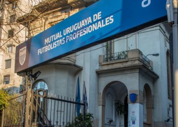 Tercer fin de semana sin futbol uruguayo que continua en conflicto