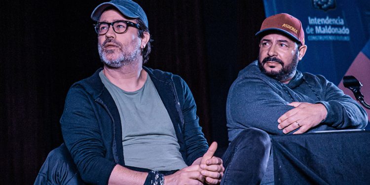 Movilizadora charla vivencial de Gastón Pauls sobre prevención de adicciones en el Teatro Cantegril