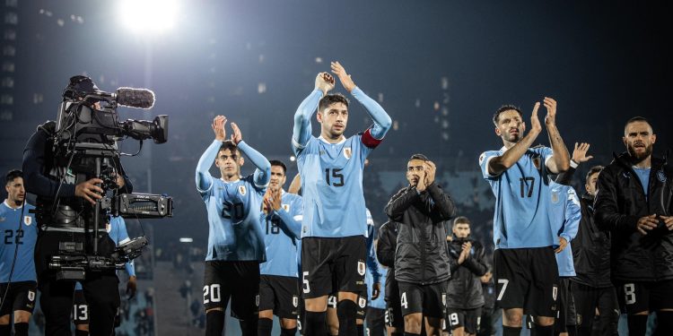 Uruguay se enfrenta a Ecuador hoy a las 18:00 hs