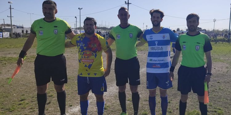 La tarde primaveral del domingo invitó al fútbol en los escenarios de Maldonado