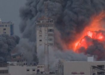 Cientos de muertos en una jornada sangrienta tras el ataque de Hamás y la respuesta de Israel