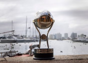 Aeropuerto de Punta del Este recibe equipos, hinchas y visitantes de cara a la final de la Copa Sudamericana