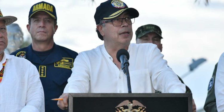 Presidente colombiano dijo que votar a Milei «es volver a Pinochet y Videla»