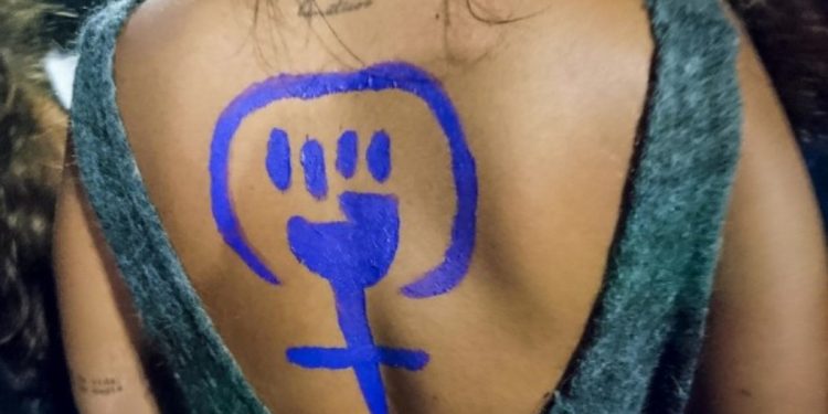 Una mujer murió de manera violenta cada dos horas en América Latina en 2022, Uruguay entre las tasas más altas
