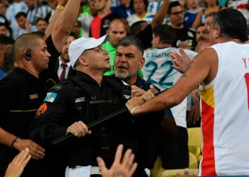 Brasil 0 – Argentina 1: la policía brasileña reprimió a hinchas argentinos