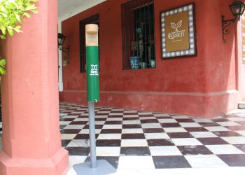 Se instalaron ceniceros de reciclaje de colillas en el Arboretum Lussich