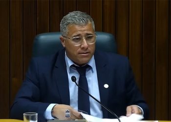 Correa defendió la contratación a medios de prensa luego del pedido de informes realizado por el F.A.