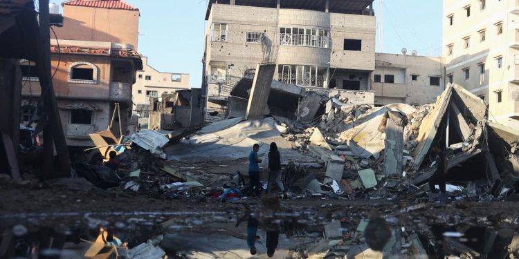 Israel dijo que completó el cerco a Gaza y partió en dos la Franja