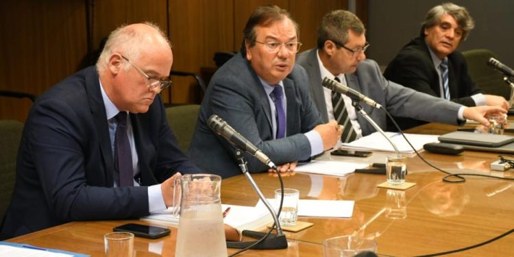 Falero no descarta que el tren tranvía pase por 18 de Julio pese a ciclovía