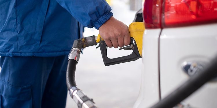 Se definió baja del precio del gasoil y se mantiene el del resto de los combustibles