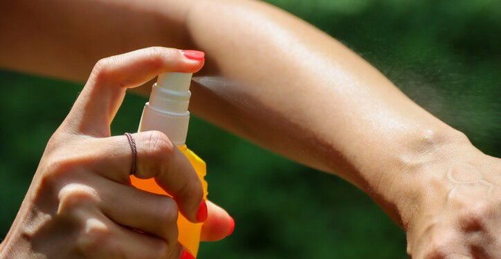 Farmacias y comercios agotan stock de repelente ante la invasión de mosquitos