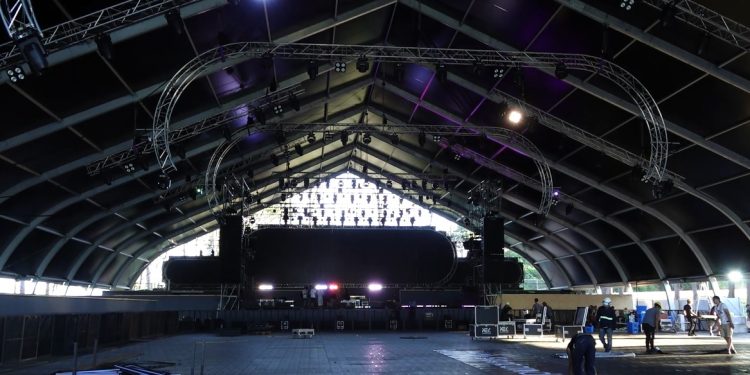 Open Park: la exclusiva carpa de 3200 metros cuadrados que ya convoca a miles de personas