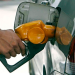 Bajaron los precios de los combustibles