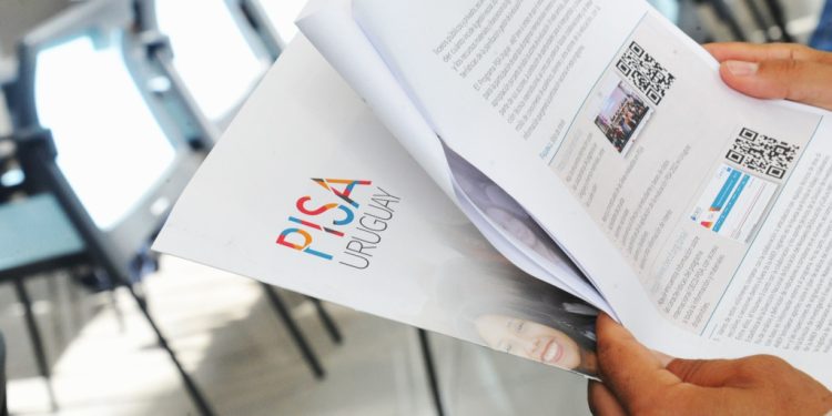 Pruebas Pisa: pese a empeorar en matemáticas, Uruguay presentó mejoras en ciencias y lectura