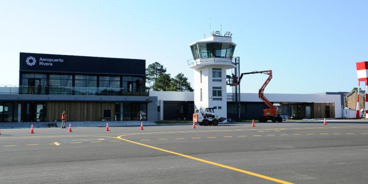 Inauguraron el primer aeropuerto binacional de América Latina en Rivera