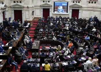 Ley Ómnibus: arranca en Argentina el debate de una iniciativa clave para la gestión de Milei y se espera una sesión récord