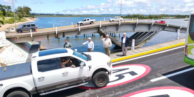 Casi 190 mil vehículos pasaron por el Puente de la Barra entre el 29 y el 1