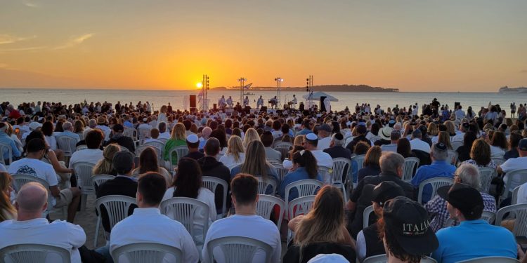 Con destaque a la posición de Uruguay celebraron en playa mansa Kabalat Shabat