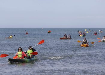 Travesía en Kayak y Paddle Surf a Gorriti con más de 1200 participantes