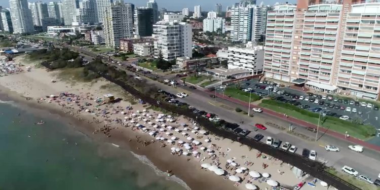 Punta del Este: «Es un lugar de segunda residencia para extranjeros que llegan de diferentes partes del mundo»