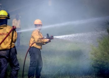 Bomberos advierte que debido a la ola de calor hay alto riesgo de incendios