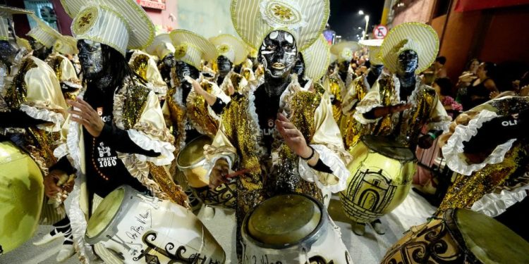 La comparsa C1080 ganó el Desfile de Llamadas de este año